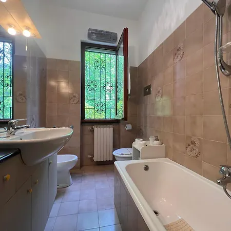Fg Apartment, Mare E Monti, 70 Sqm, 2 Bedrooms, 1 Bathroom, Surrounded By Greenery, With Free Parking And Wifi Conveniently Located Near The Highway Dom wakacyjny Rapallo