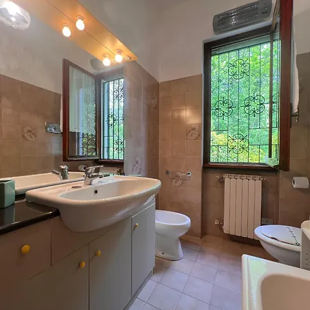 Fg Apartment, Mare E Monti, 70 Sqm, 2 Bedrooms, 1 Bathroom, Surrounded By Greenery, With Free Parking And Wifi Conveniently Located Near The Highway * Rapallo